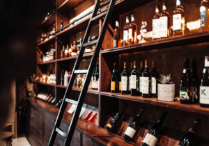 Bar à vins Yarra Bordeaux ©Hilaire Ahoueke