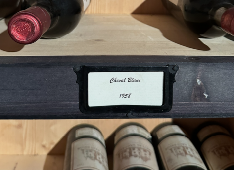 Ces vins qu’on garde pour les “bonnes personnes” : élitisme ou simple plaisir ?