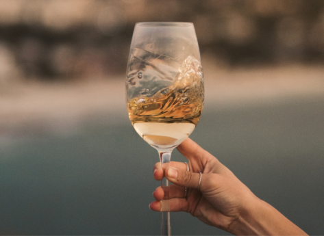 Quels vins boire quand il fait 35 °C ? Nos conseils pour choisir les meilleures bouteilles de l’été