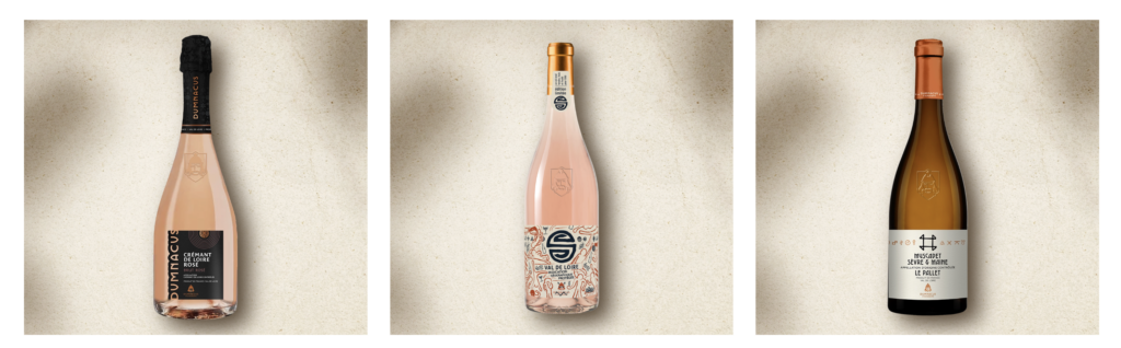 Les différentes étiquettes de vins Dumnacus Vignerons illustrent la charte graphique commune de la cave coopérative du Val de Loire.